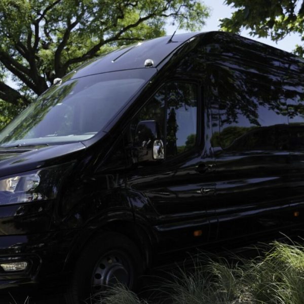 TRANSIT NEGRA EXTERIOR 2