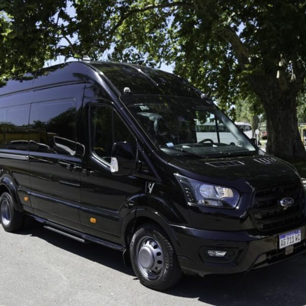 TRANSIT NEGRA EXTERIOR